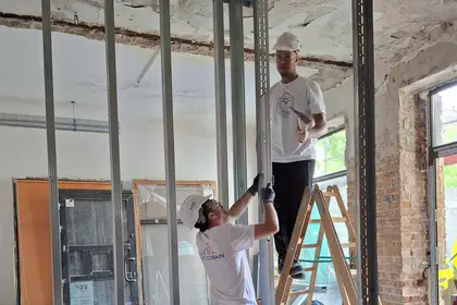 Saint-Gobain x Arche_wsparcie rewitalizacji kamienicy w Piasecznie