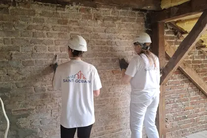 Saint-Gobain x Arche_wsparcie rewitalizacji kamienicy w Piasecznie2